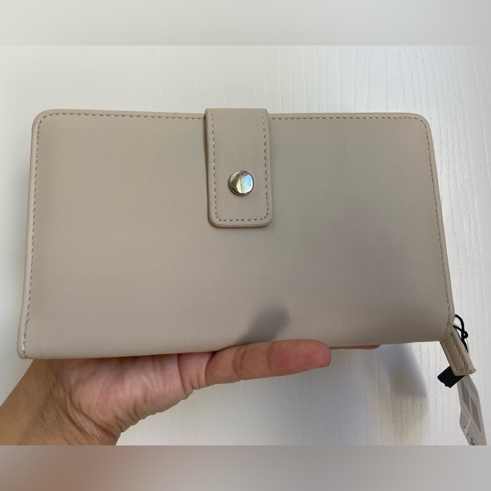 Mundi Wallets | Personal Secretary - Picture 9 of 16